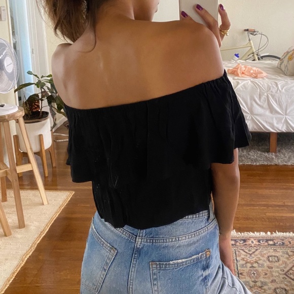 Off-the-Shoulder Ruffle Top - Picture 2 of 4